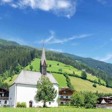 Alpine Holiday Home in Bramberg am Wildkogel with Garden Exterior foto