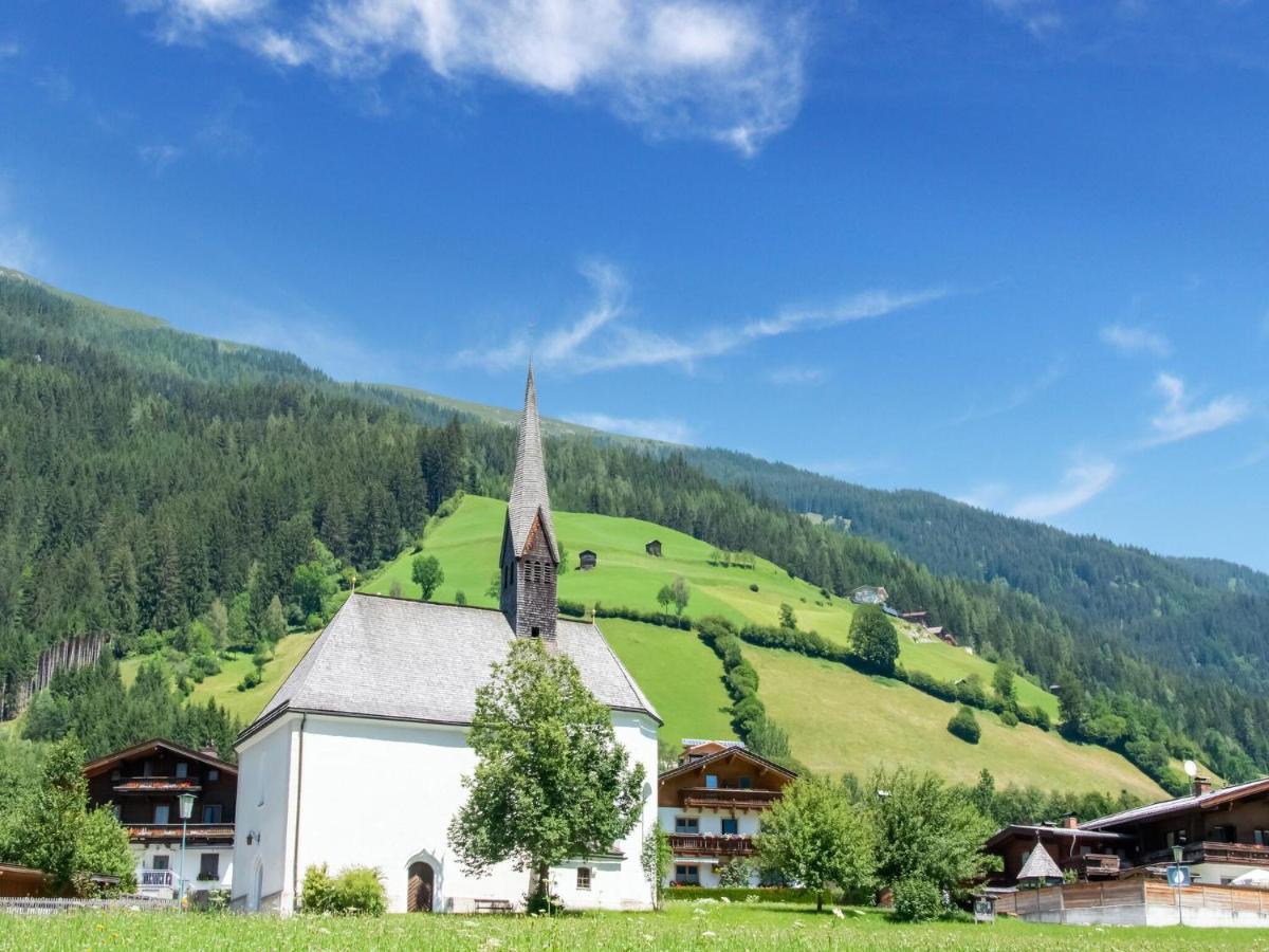 Alpine Holiday Home in Bramberg am Wildkogel with Garden Exterior foto