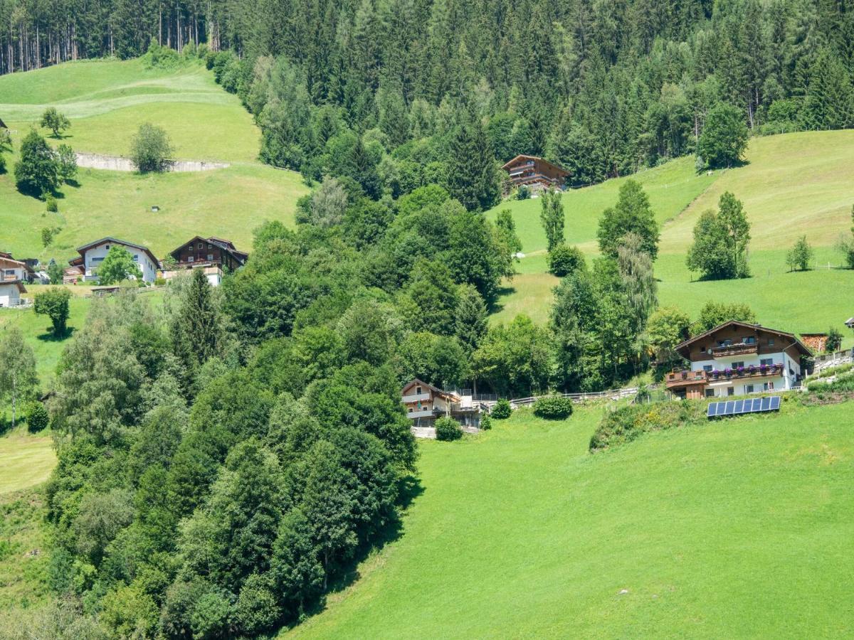 Alpine Holiday Home in Bramberg am Wildkogel with Garden Exterior foto